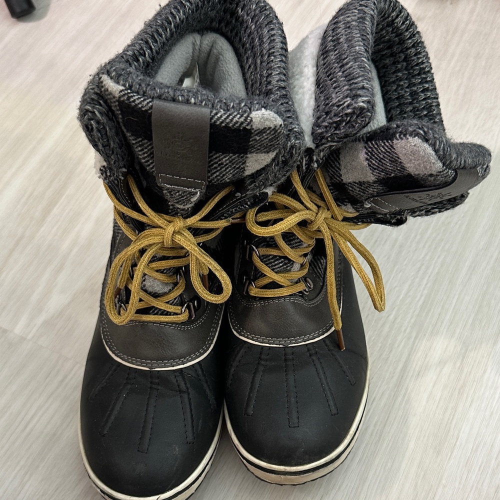 Black and Gray Winter Boots